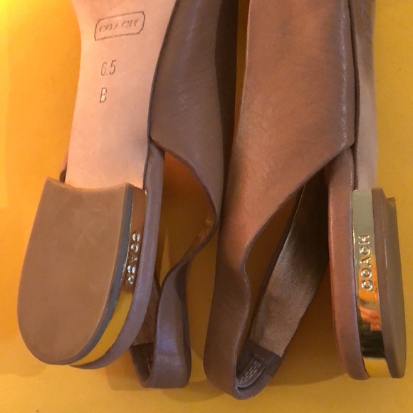 COACH leather flowers open toe sandal - Picture 7 of 14